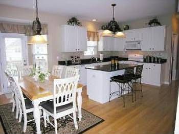 4th image of 580 E Thornwood Dr