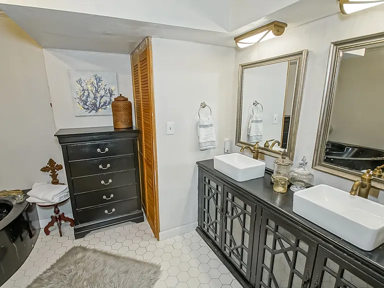 7634 Oakmount Dr — Photo 18