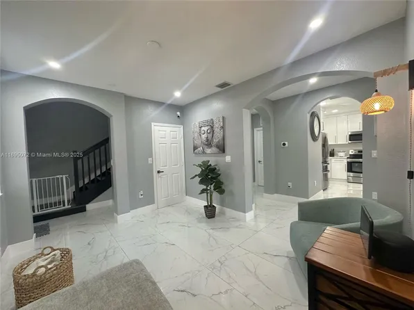 9237 SW 227th St Unit 11, Cutler Bay, FL 33190