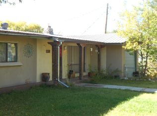 40 Valerio Rd, Taos, NM 87557