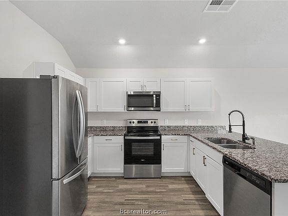 4th image of 6018 Crest Bridge Ct
