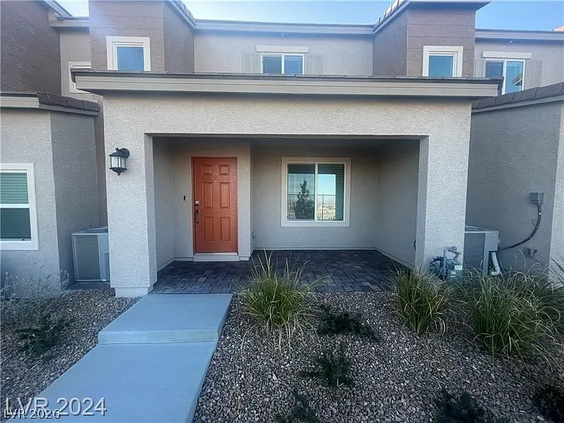 3 bed, 2.5 bath, 1275 sqft, $1,885 — Photo 1