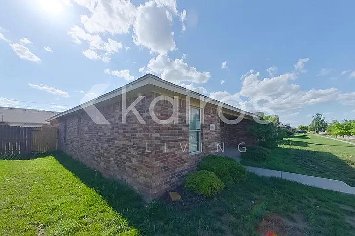 4506 S Roberts St — Photo 2