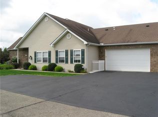108 Waterford Ct, Ellwood City, PA 16117