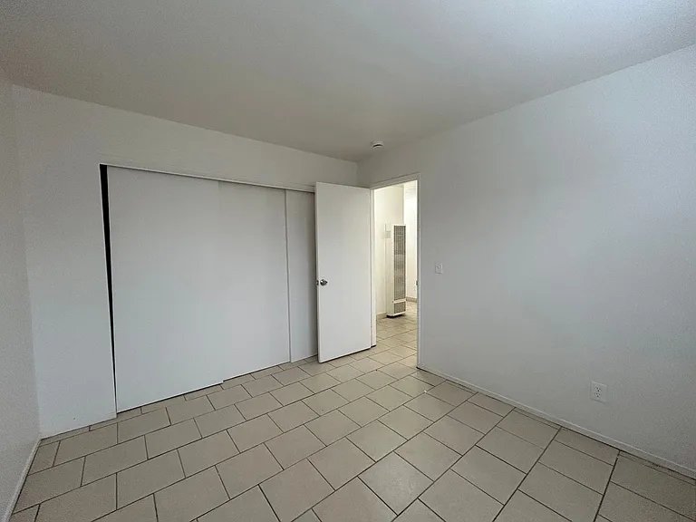 Santanna Apartments — Photo 9