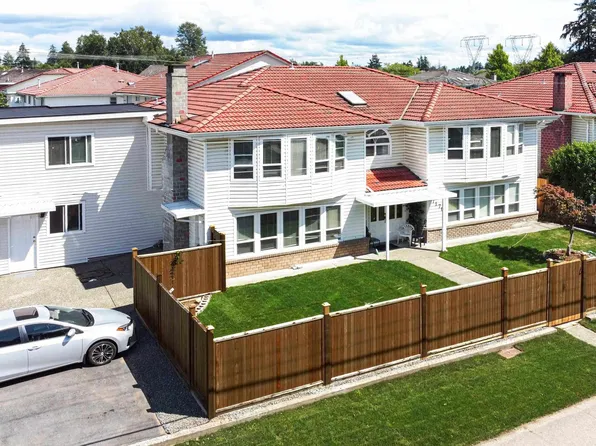 7176 124th St, Surrey, BC V3W 3W8