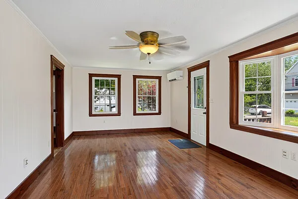 9 Harriett Ave — Photo 17