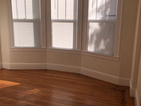 2nd image of 700 Steiner St