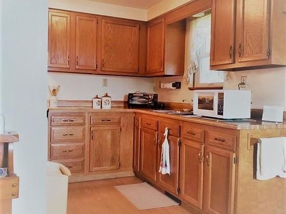 4th image of 240 Shelby Dr