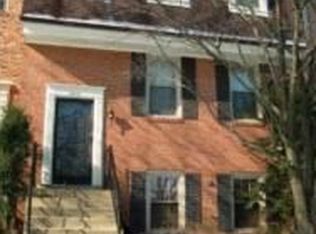 2878 Sutton Oaks Ln, Vienna, VA 22181