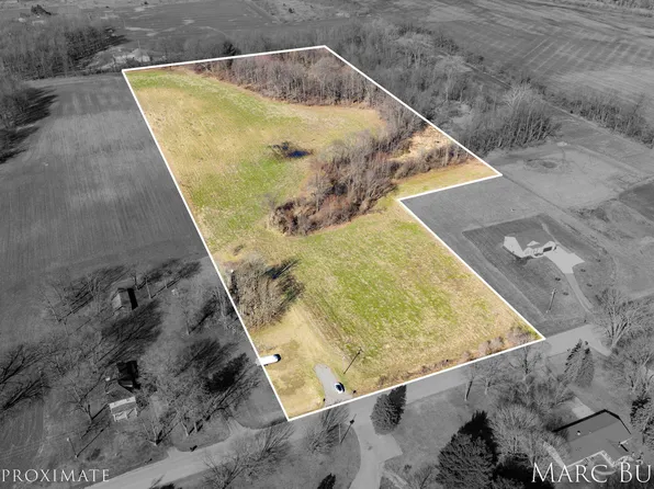 13th St, Wayland, MI 49348