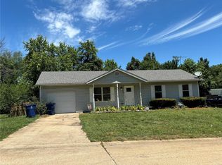 1315 Oakridge Estates Dr, Saint Clair, MO 63077