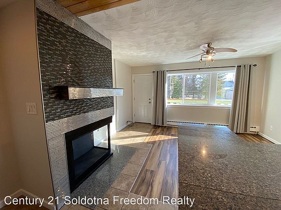 2nd image of 108 S Tinker Ln #4