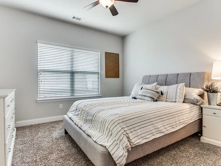 417 Sarah Cir — Photo 10