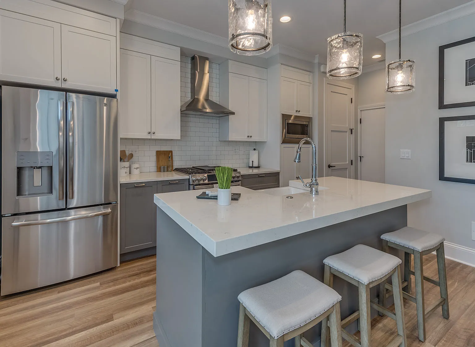 Eldridge Townhome Rentals — Photo 2