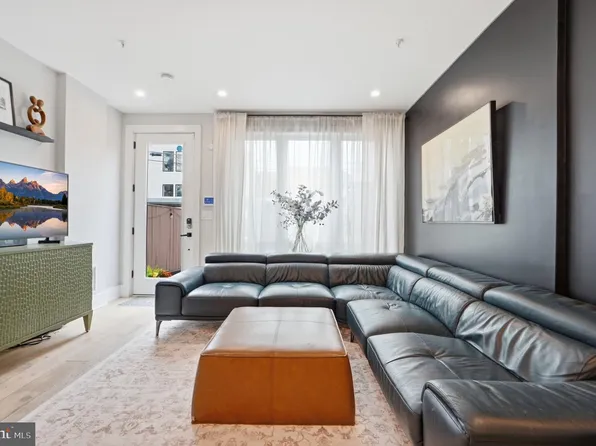 1216 I St NE Penthouse B, Washington, DC 20002