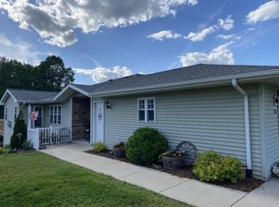 278 Watertower Cir, Iron Ridge, WI 53035