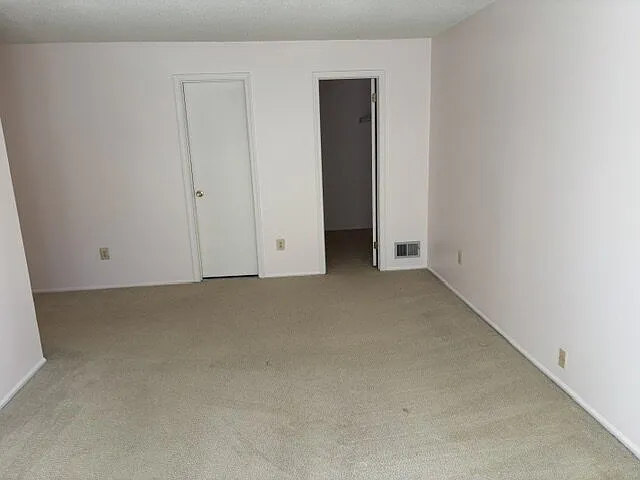 133 Tulip Ln — Photo 14