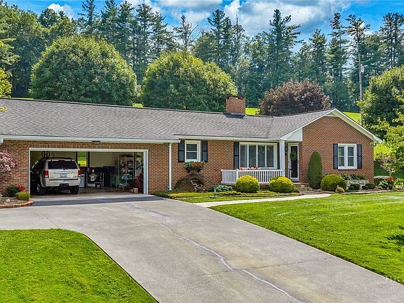 3rd image of 201 Reno Road