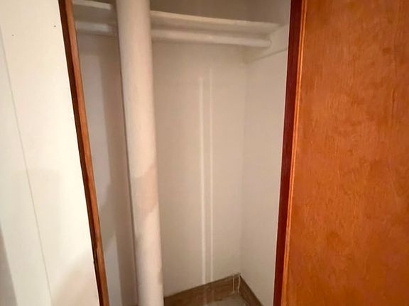 3rd image of 442 Cleveland St #B1