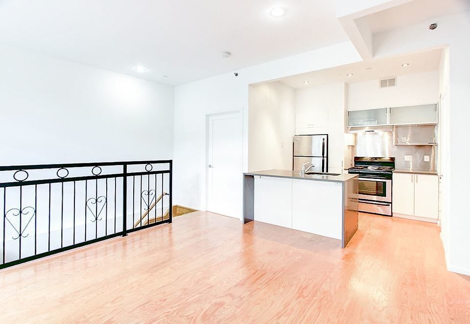 1st image of 179 Monroe St APT 1B