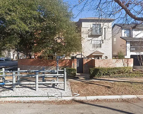 2217 San Gabriel St #203 Photo 1
