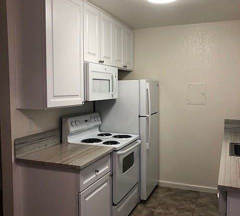 5th image of 2709 D St APT 1