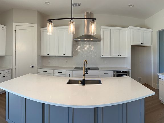 5th image of 3060 Glen Oaks Dr