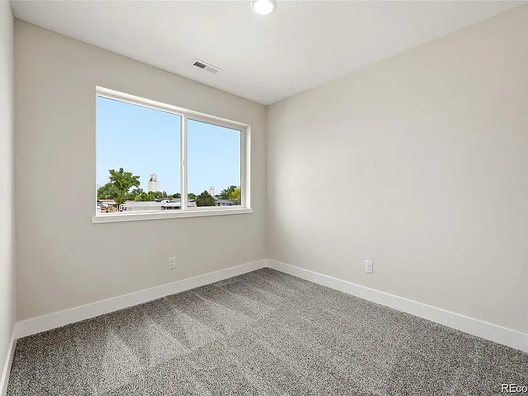 306 Bennett Ave — Photo 12