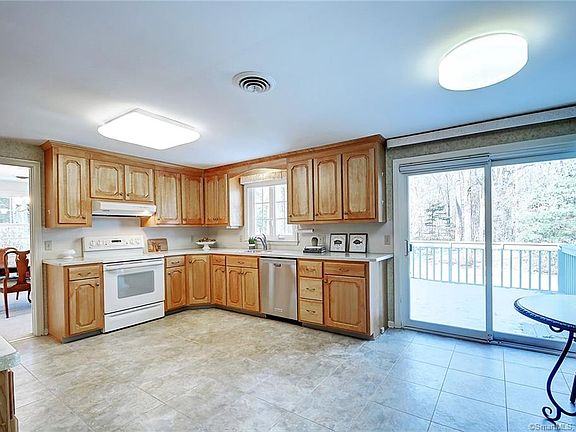 5th image of 21 Tall Timbers Dr