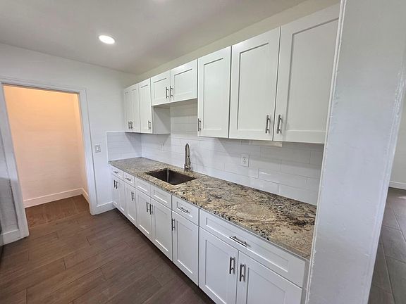 2nd image of 1614 N Washington Ave #1