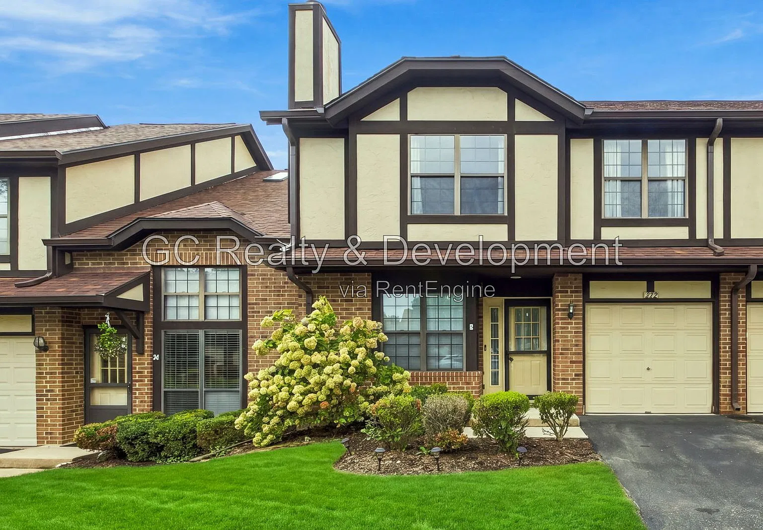 2 bed, 1.5 bath, 1422 sqft, $2,295 — Photo 1