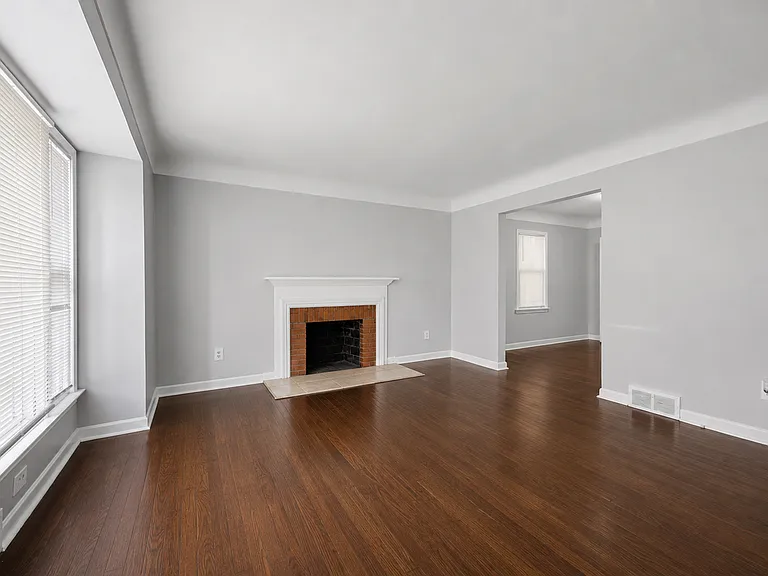 15712 Vaughan St — Photo 12