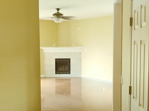 entrance to main area/ family room