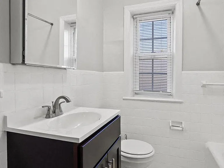 Scotland Park Townhomes — Photo 34