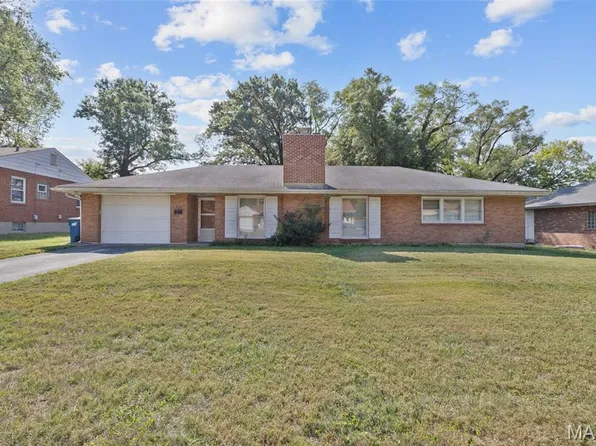 222 Wooster Dr, Saint Louis, MO 63135