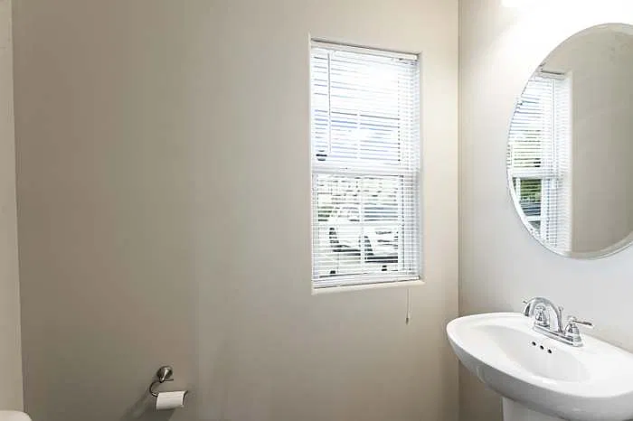 2 bed, 2.5 bath, 1378 sqft, $2,300 — Photo 3