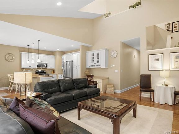 5th image of 1 Ashwood Cir #1