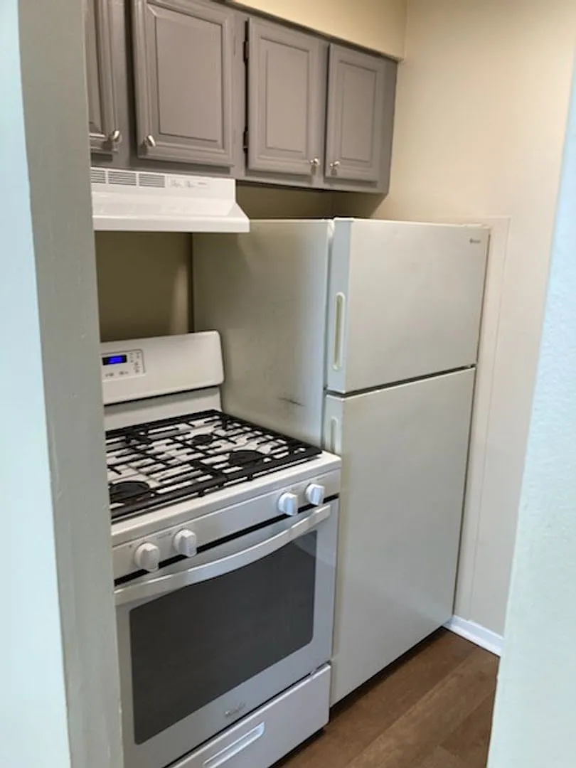 Morris Apartments — Photo 2