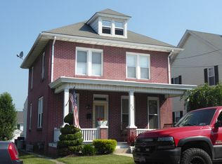 329 E Jackson St, New Holland, PA 17557