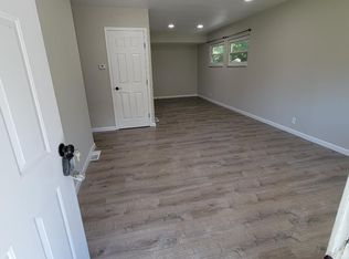 445 Midlothian Rd, Saint Louis, MO 63137