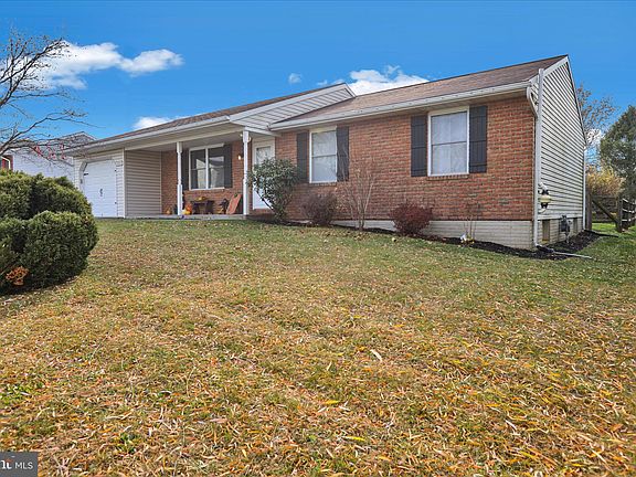 3rd image of 111 Sweetwater Ln #L-0425