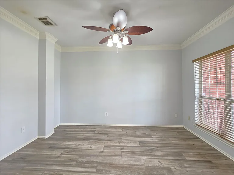 10038 Barr Lake Dr — Photo 4