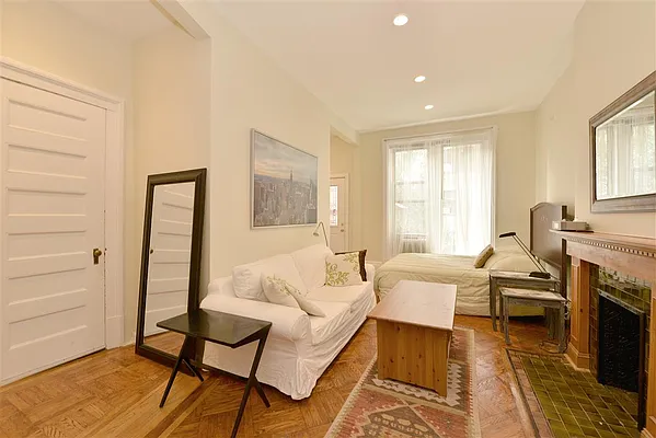 Rented by Susan Finkel, LREB | media 29