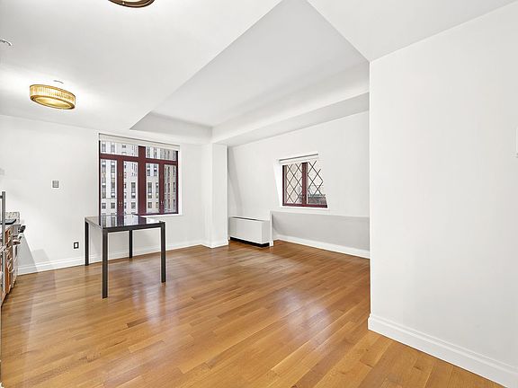 3rd image of 21 S William St #6B