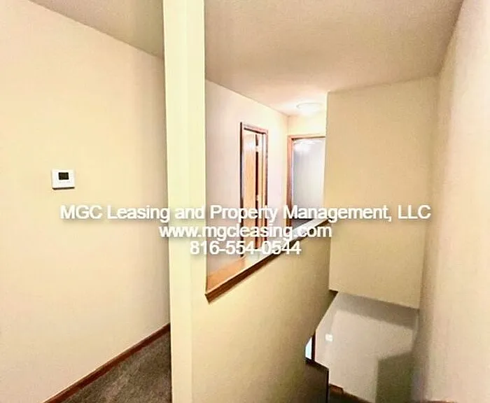 507 N Foxridge Dr — Photo 10