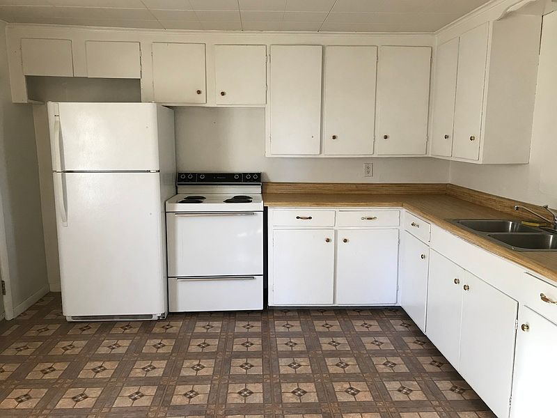 2nd image of 2621 South Ave