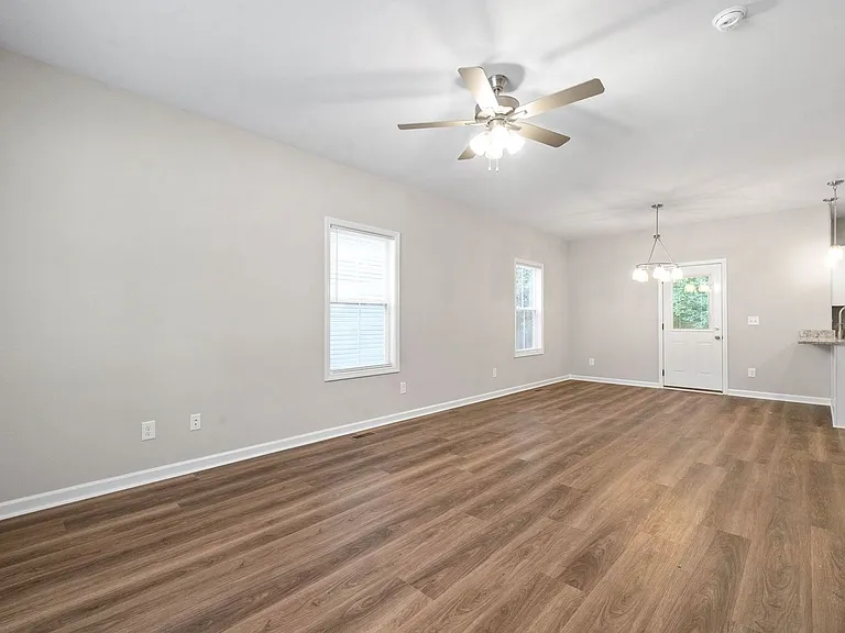 945 Cumberland Dr — Photo 6