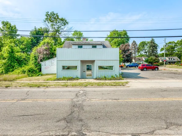 239 Voorheis St, Pontiac, MI 48341