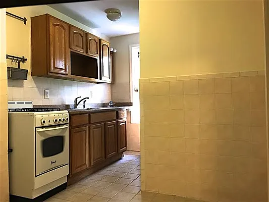 Rented by Friedman Roth Realty | media 20